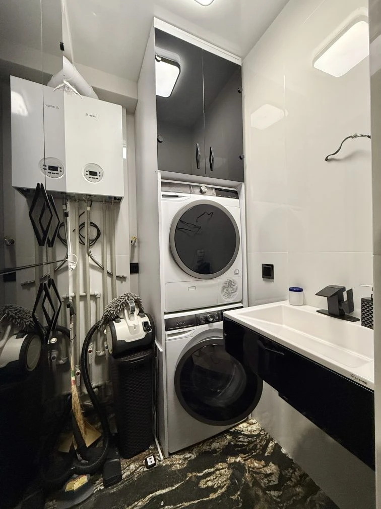 For Sale: 2-bedroom apartment with custom renovation! Irpin, center of the city
