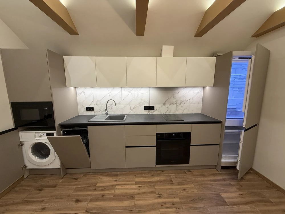 No commission! After renovation! 37 sq m, 2% paperwork! Certificate