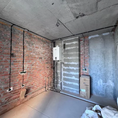 Apartment ready for full registration. 3-room apartment. Minimum 2% registration fee.