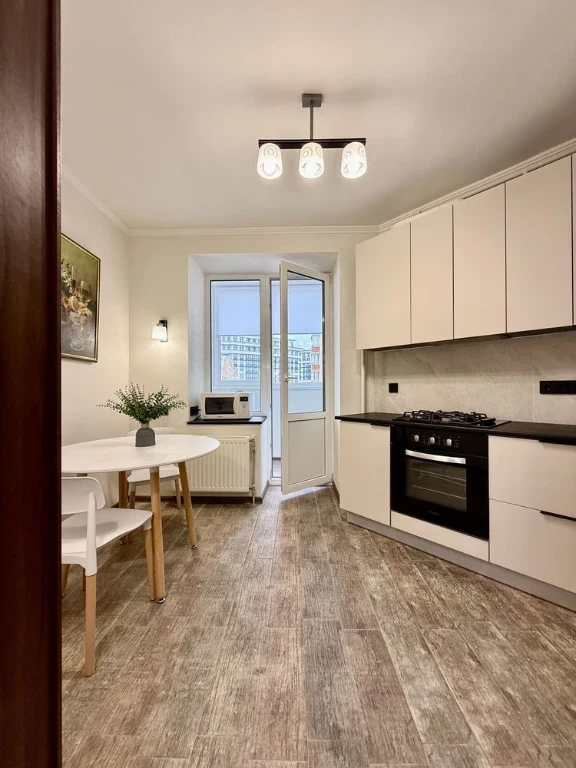 Central Park! Gas, large balcony! 40 sq m! Certificate, p