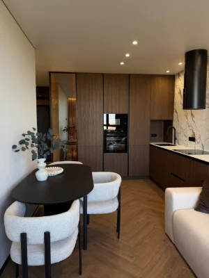 For sale, beautiful 3-bedroom apartment with new designer renovation!