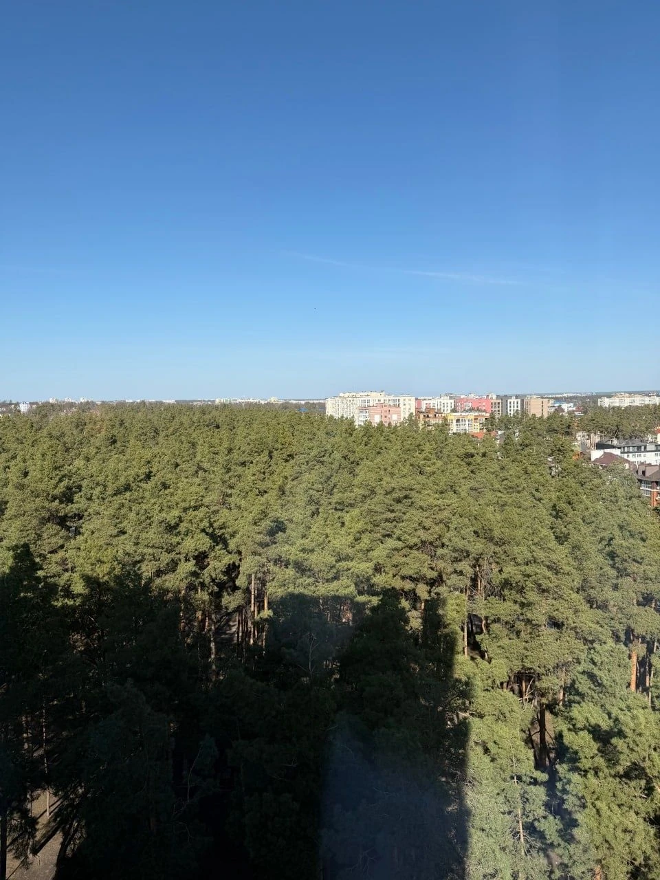 For sale, beautiful 3-bedroom apartment with new designer renovation!