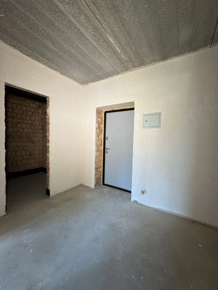 For Sale: Spacious 1-bedroom apartment, with gas! Irpin