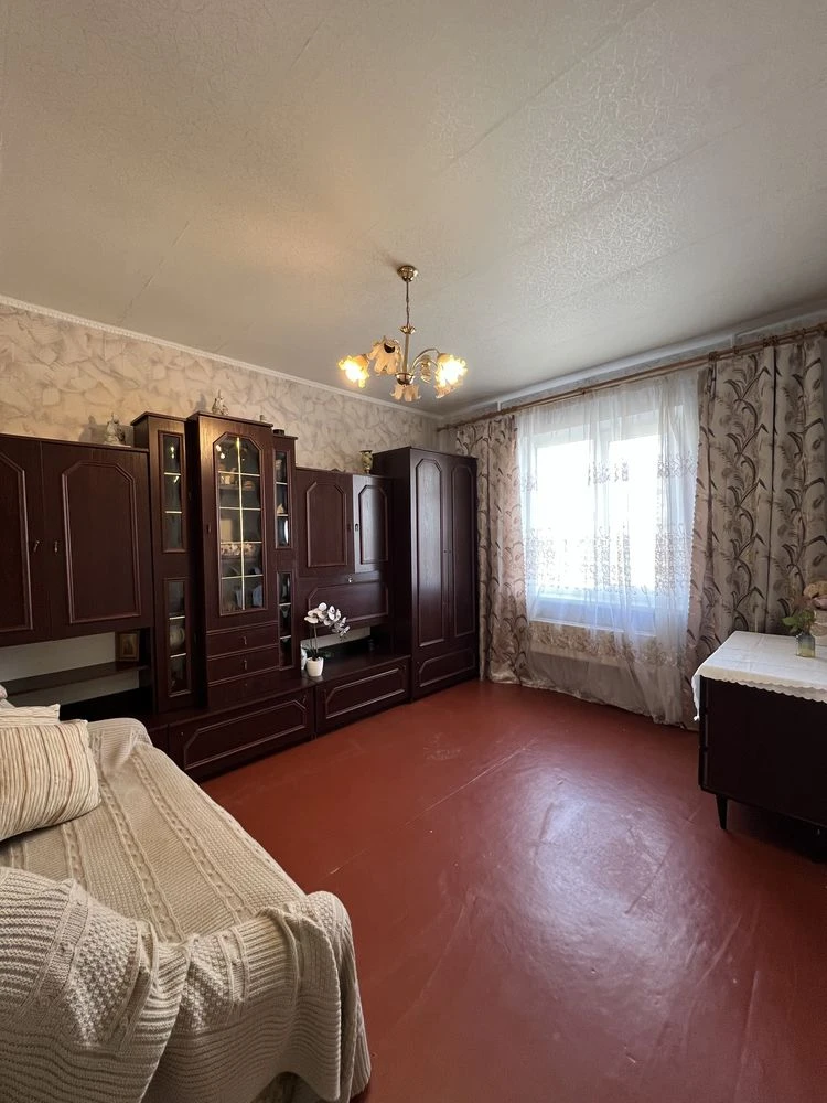 Three-room apartment near the park. Certificate available