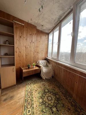 Three-room apartment near the park. Certificate available