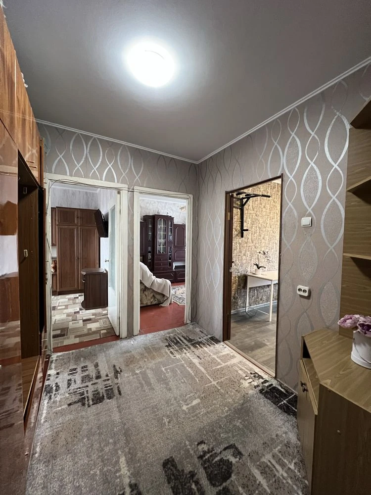 Three-room apartment near the park. Certificate available