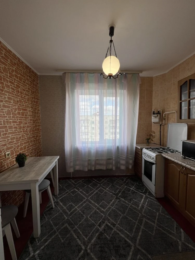 Three-room apartment near the park. Certificate available