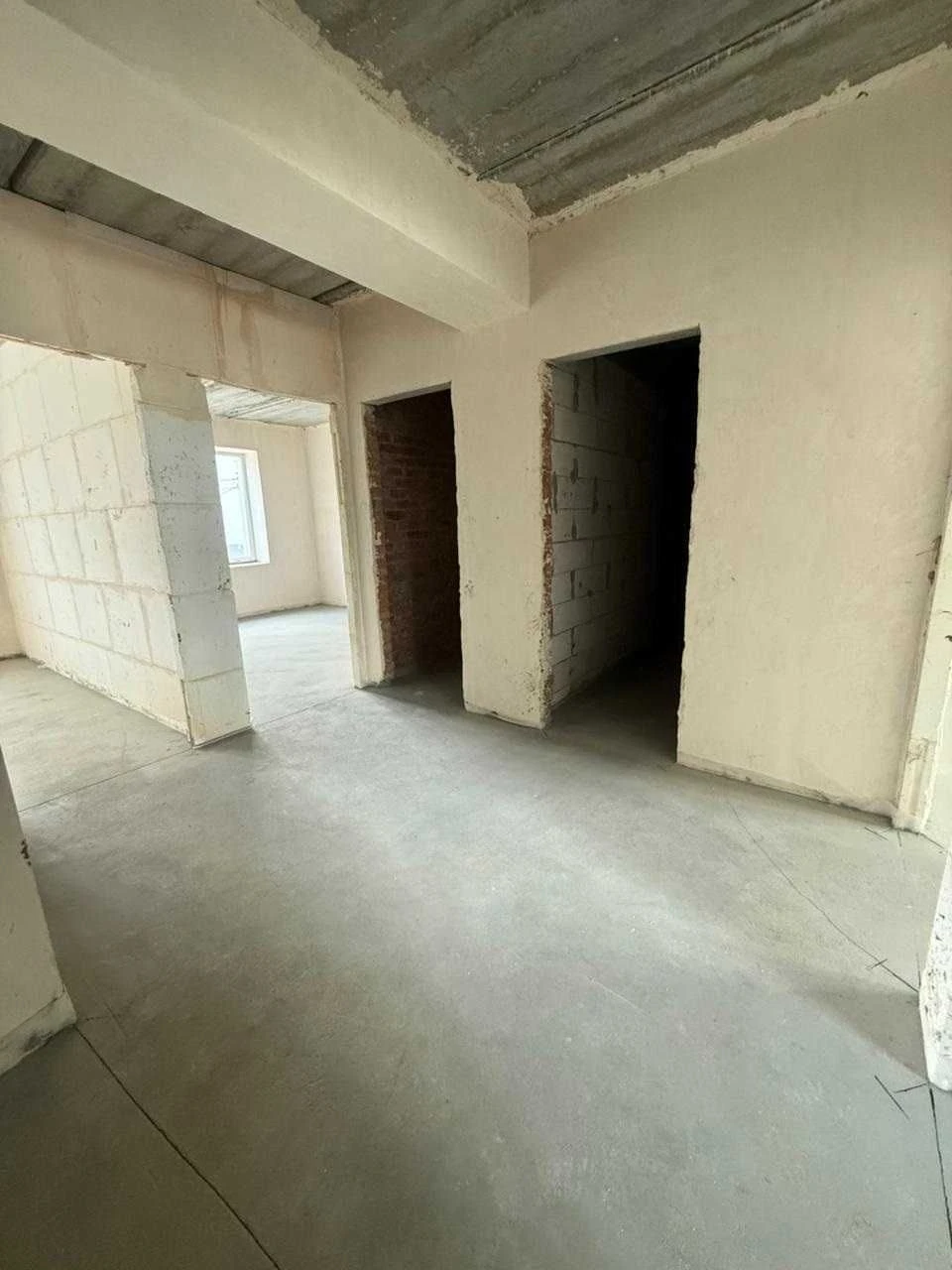 Продається трикімнатна квартира, 85,9 м.кв.