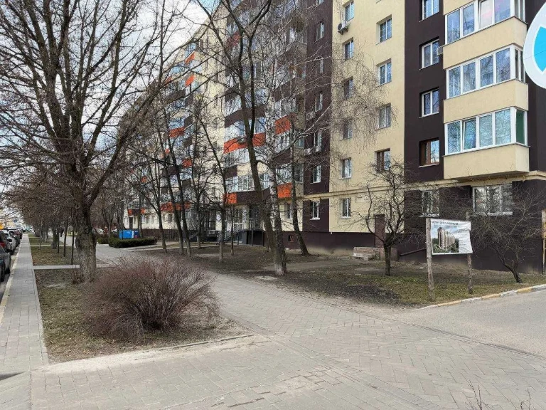 3 room apartment renovated in the city center, address: Soborna Street 107
