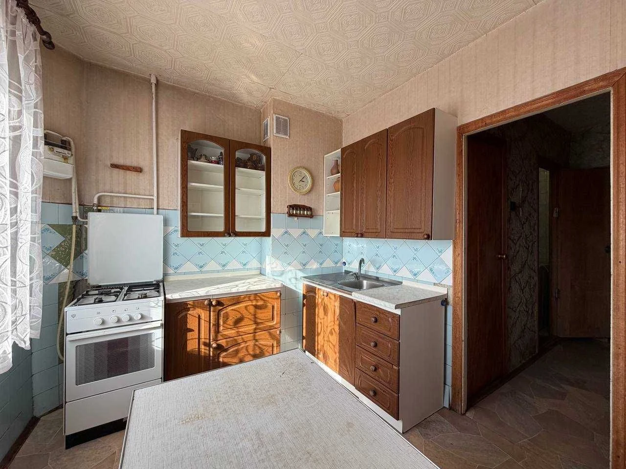 3 room apartment renovated in the city center, address: Soborna Street 107