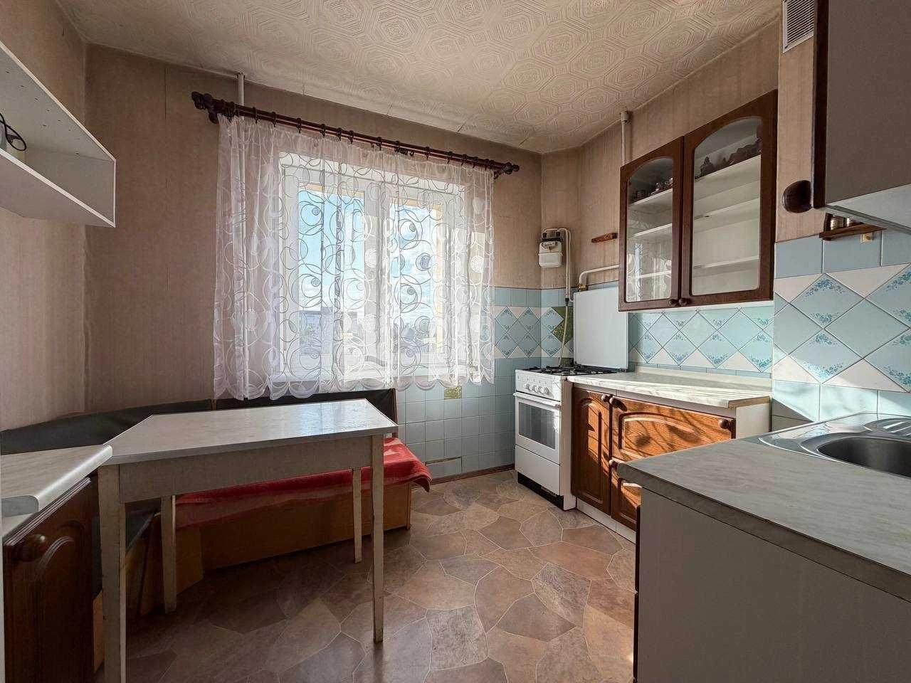 3 room apartment renovated in the city center, address: Soborna Street 107