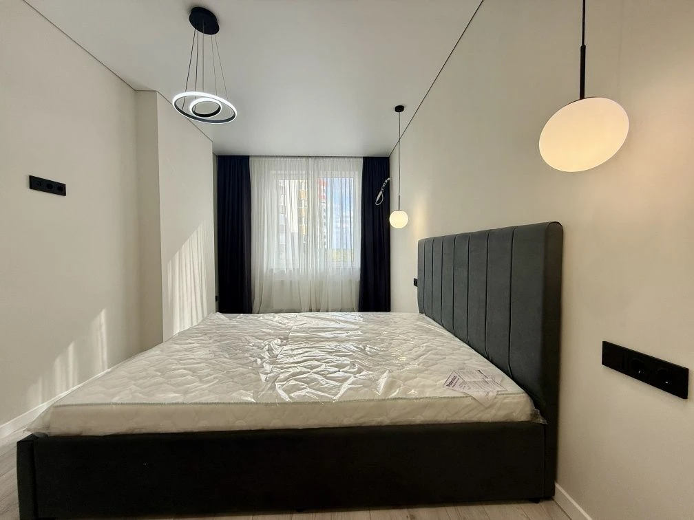 Apartment for Sale: 2-bedroom apartment with new renovation! Irpin, 7 minutes by car to