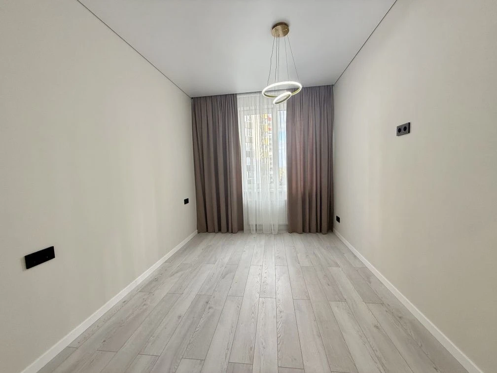 Apartment for Sale: 2-bedroom apartment with new renovation! Irpin, 7 minutes by car to