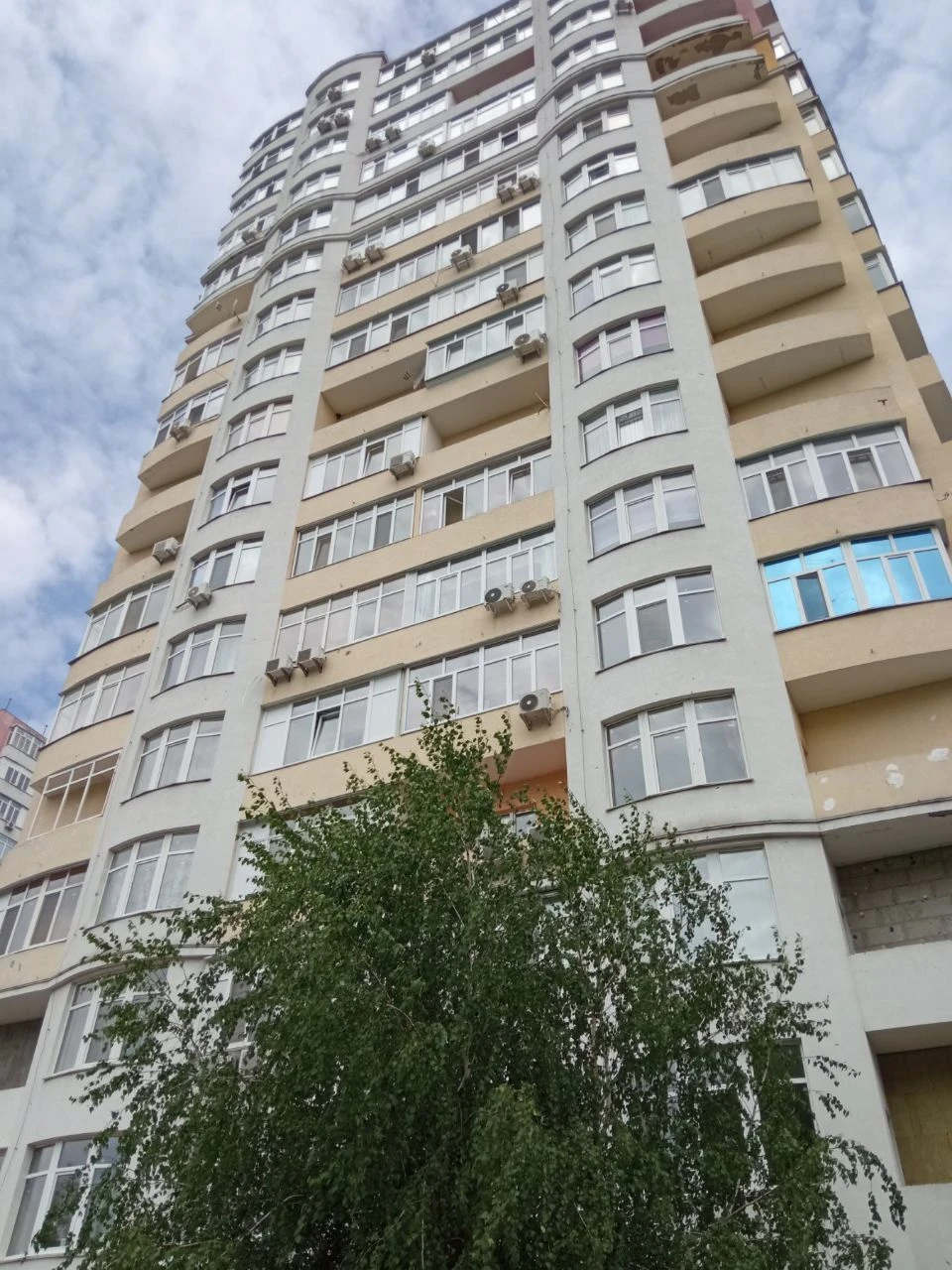 Sale of a 2-story apartment 111 sq.m with parking space in Irpin