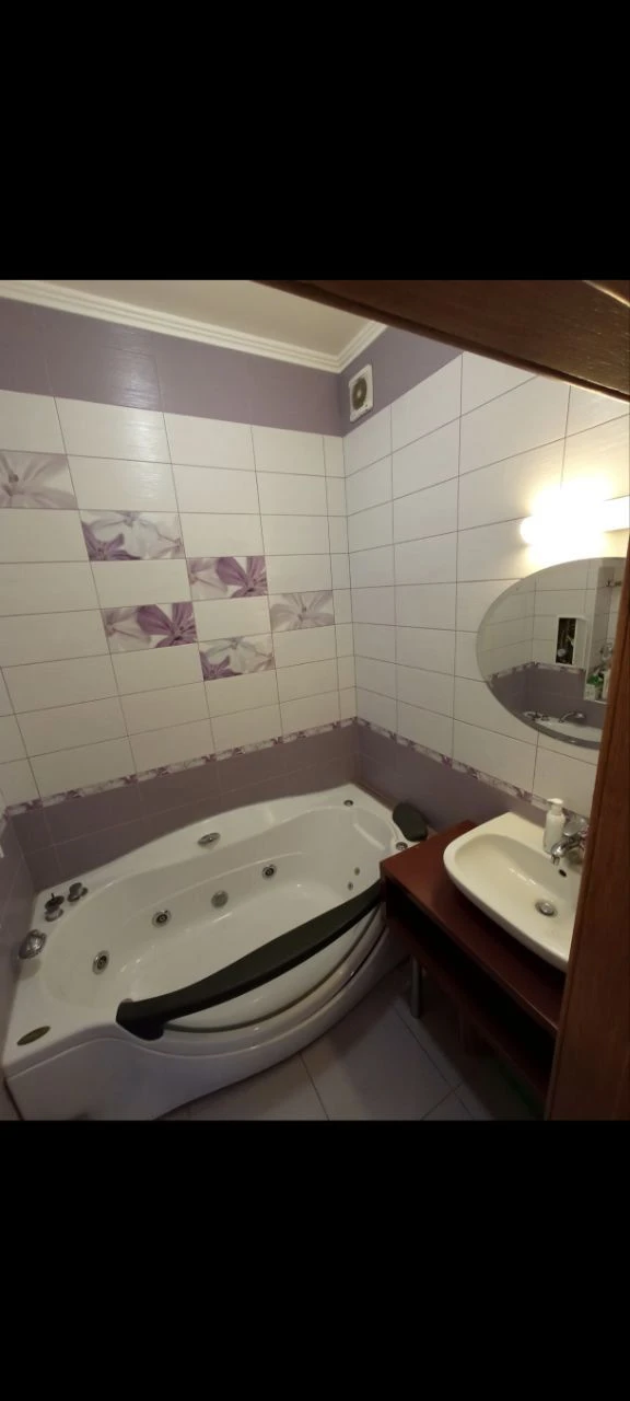 Sale of a 2-story apartment 111 sq.m with parking space in Irpin