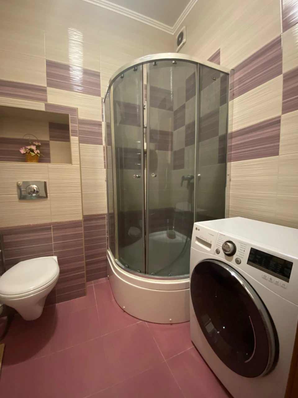 Sale of a 2-story apartment 111 sq.m with parking space in Irpin