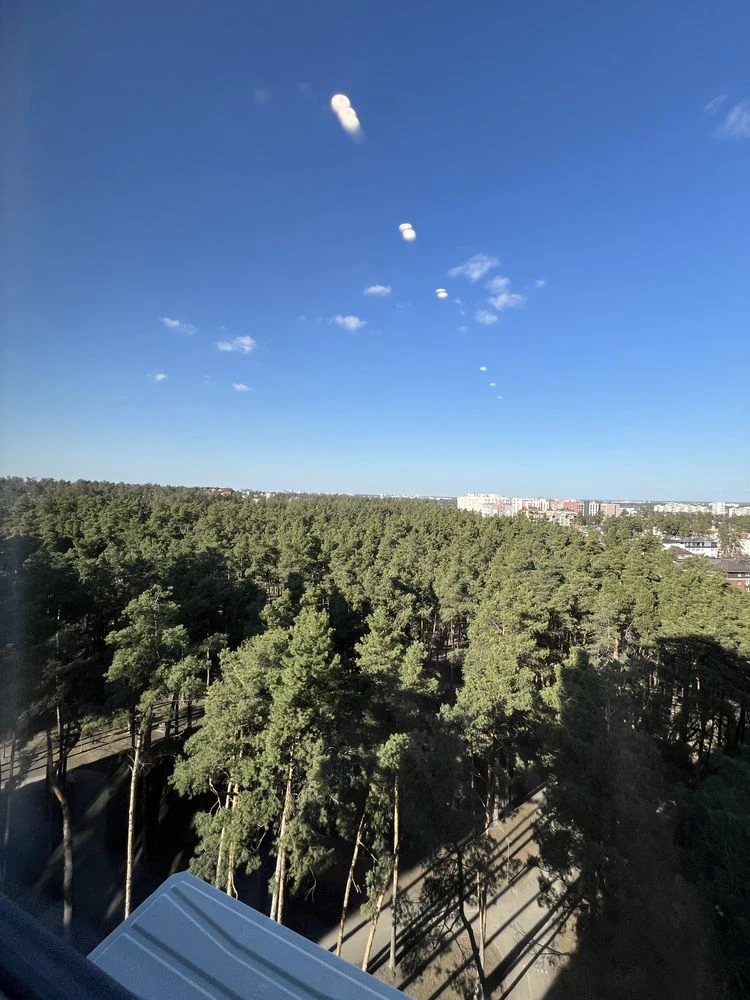 Видова 3-кімнатна квартира з дизайнерським ремонтом в Центральному