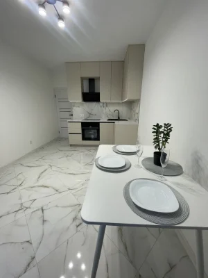 New renovated 2-room apartment in Central Park!