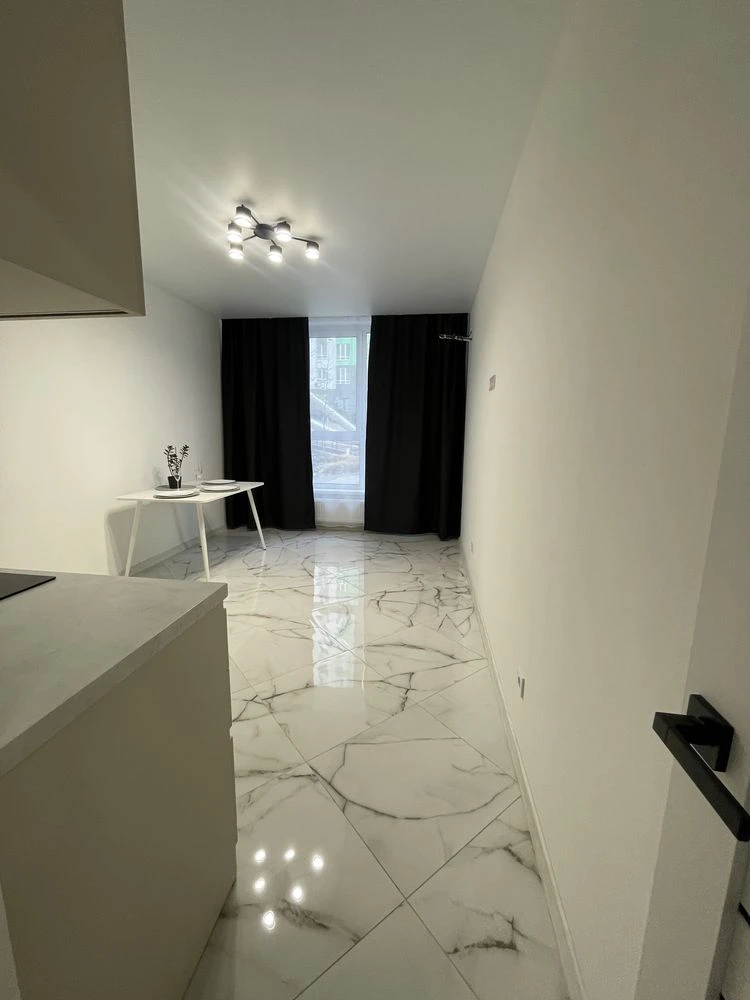New renovated 2-room apartment in Central Park!