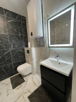 New renovated 2-room apartment in Central Park!