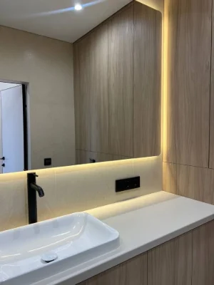 Двухкомнатная квартира с новым ремонтом в центре! Газ! Есть торг!