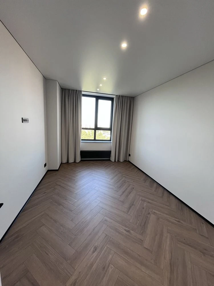 3-кімнатна квартира 79,6 м² з  ремонтом, вид на Центральний