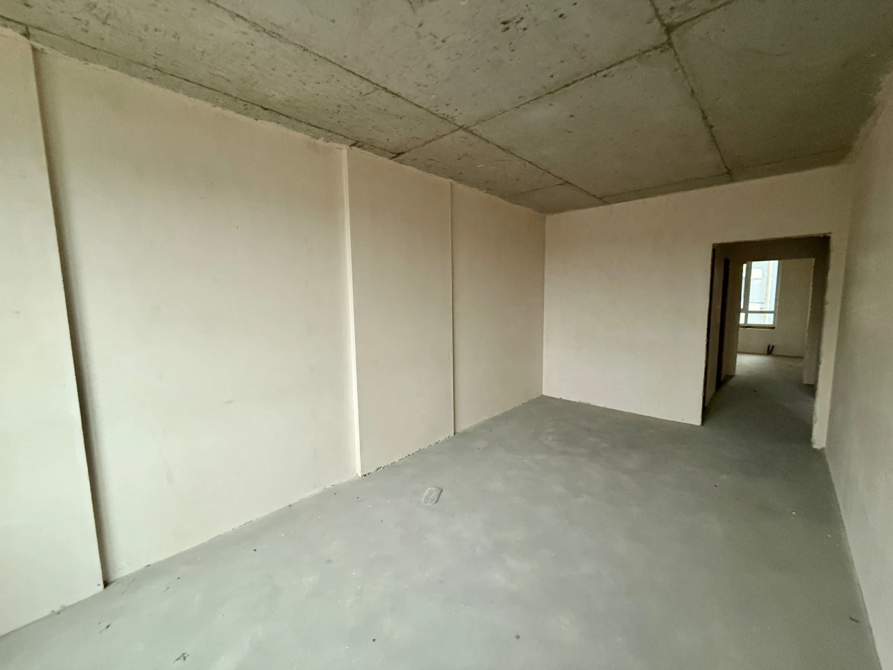 City Center! Sale of a 2-bedroom apartment, Built and in Gaz! No commission