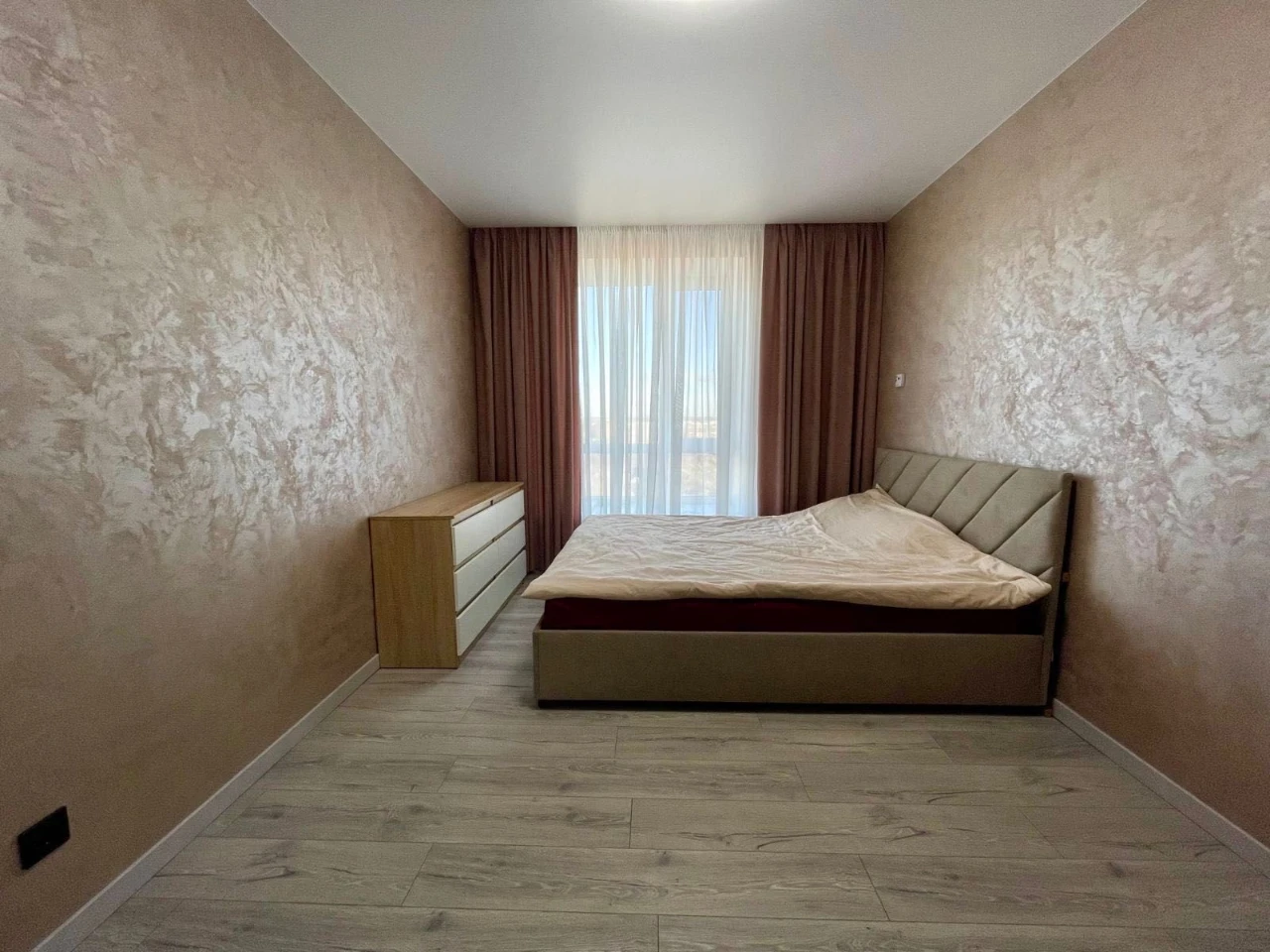 FINAL SALE! 1-bedroom apartment renovated in the city center!