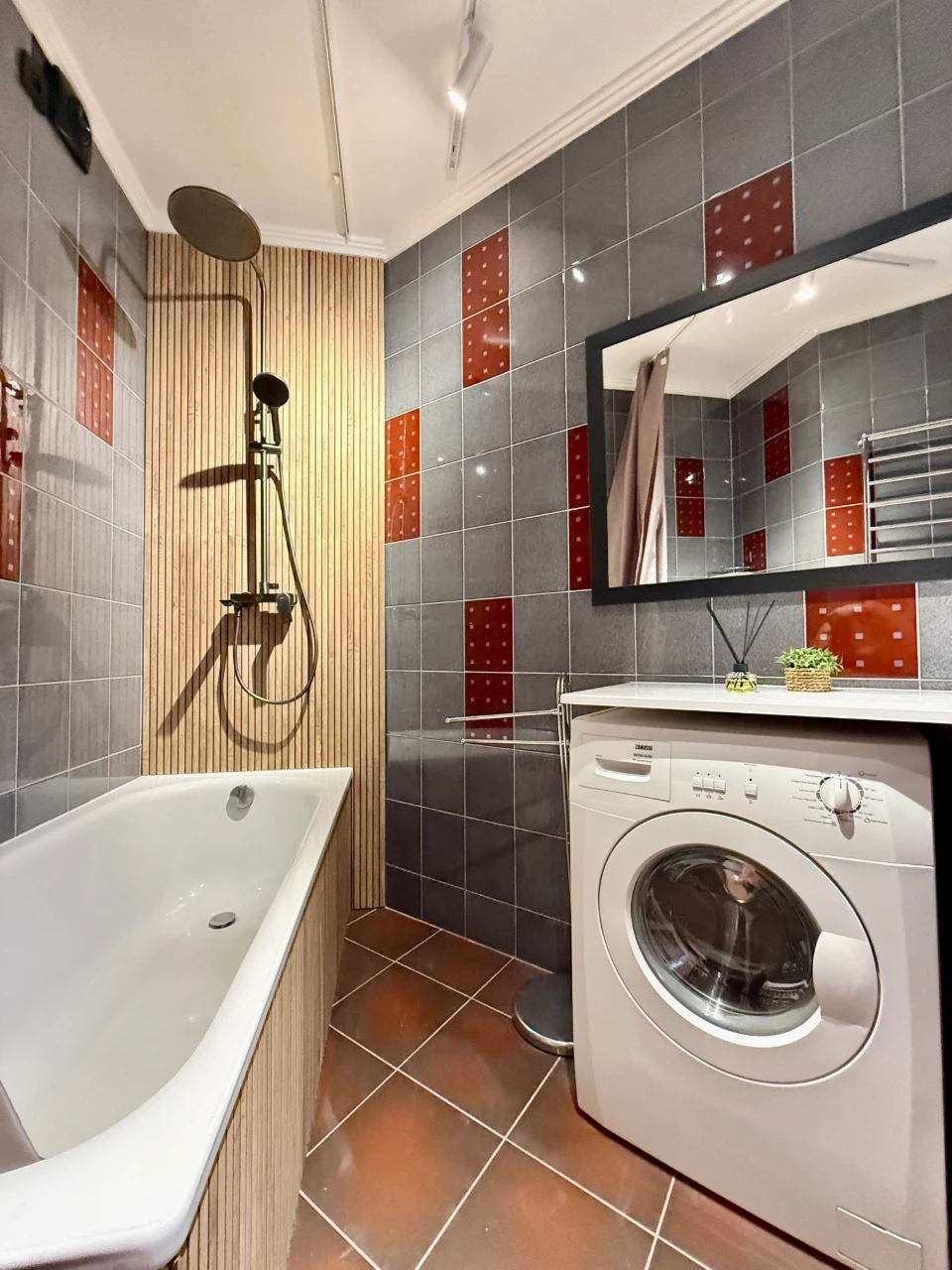 CENTRAL PARK! Euro-2 room apartment renovated! Gas heating