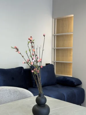 Business Class! Incredible spacious 1-bedroom apartment with renovation and balcony