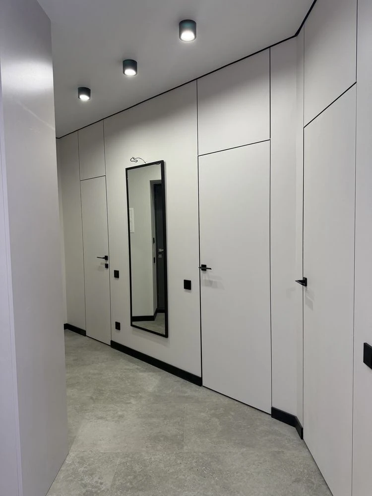 Business Class! Incredible spacious 1-bedroom apartment with renovation and balcony