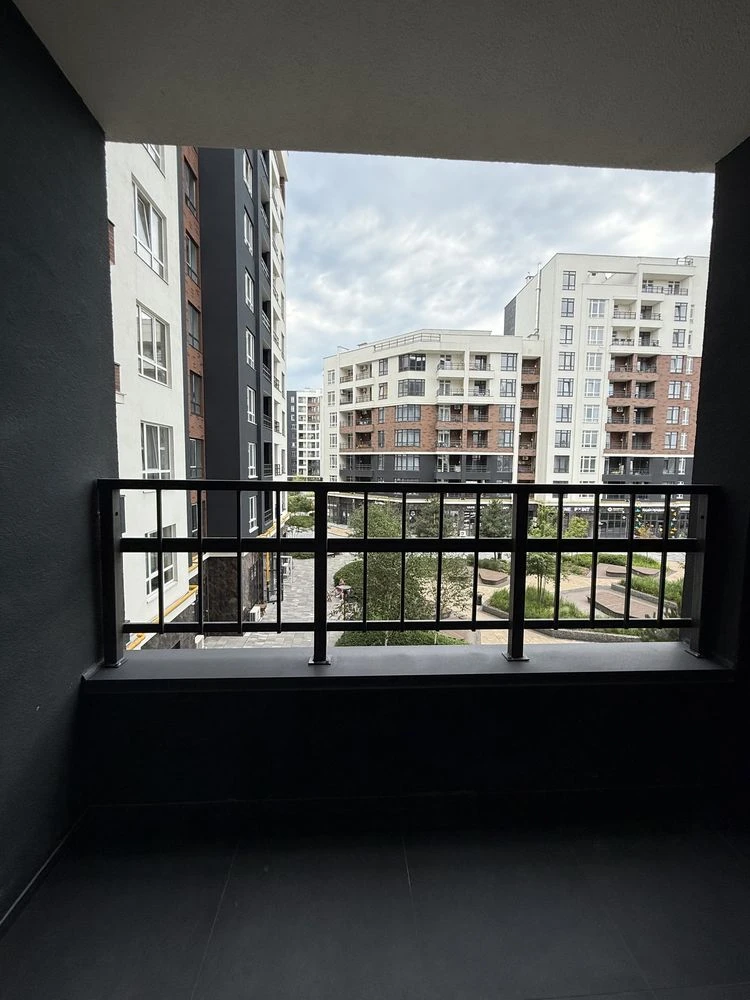 Business Class! Incredible spacious 1-bedroom apartment with renovation and balcony