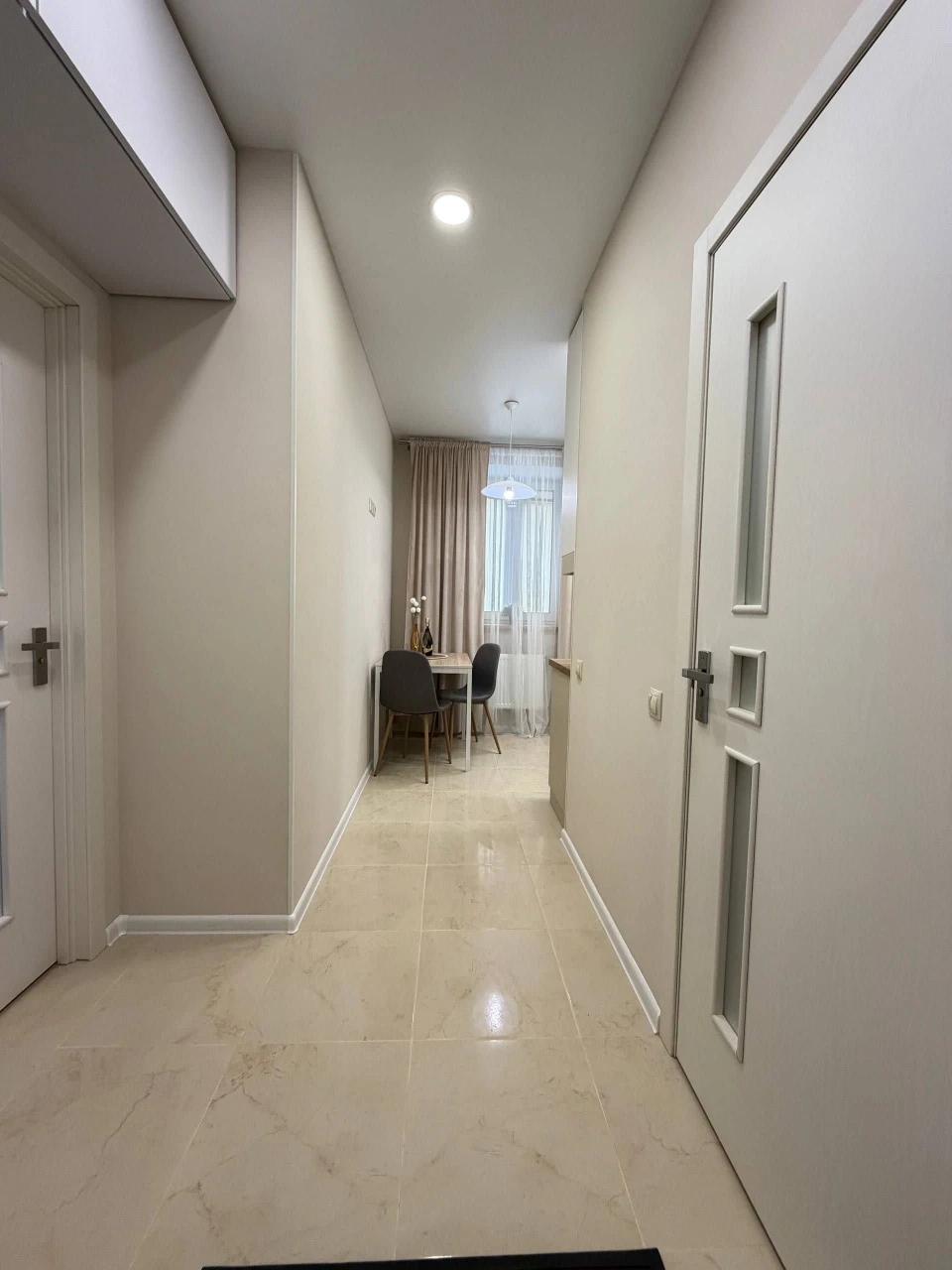 CITY CENTER! 1-bedroom apartment renovated with a balcony! Gas heating.