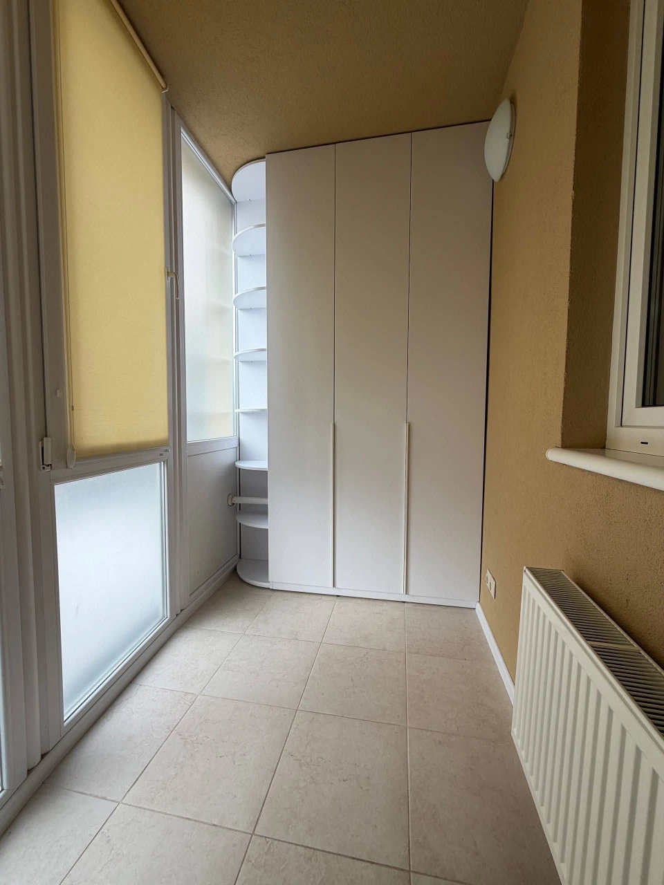 CITY CENTER! 1-bedroom apartment renovated with a balcony! Gas heating.