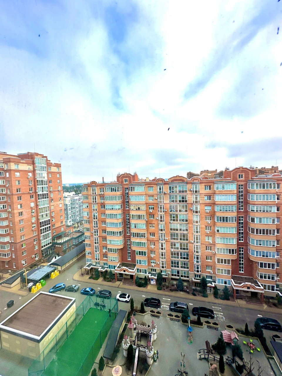 Продаж 3-кімнатна квартира з кухнею-вітальнею, Ірпінь Жк Кар