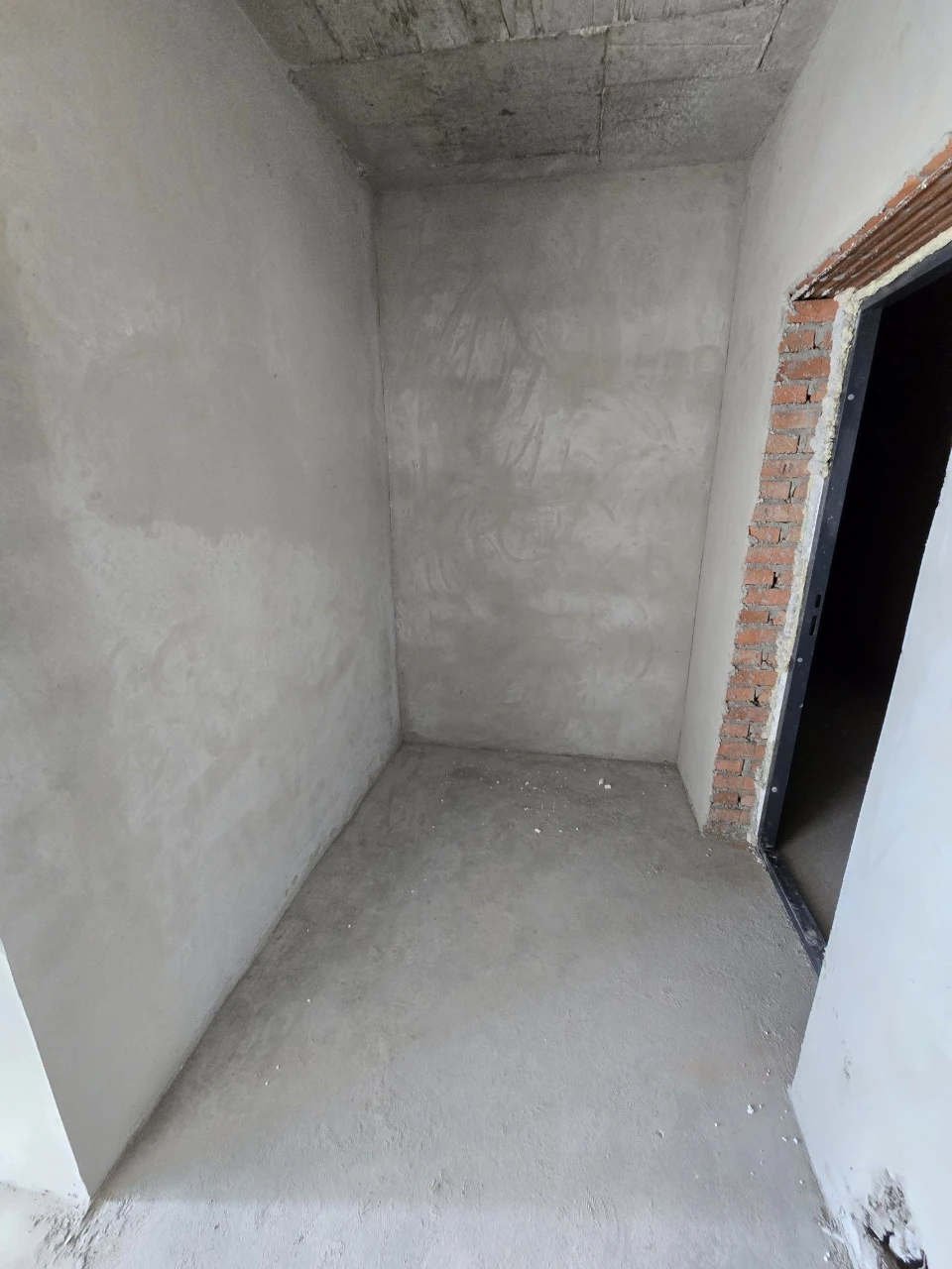 Lowest price for a 2-room apartment, with documents