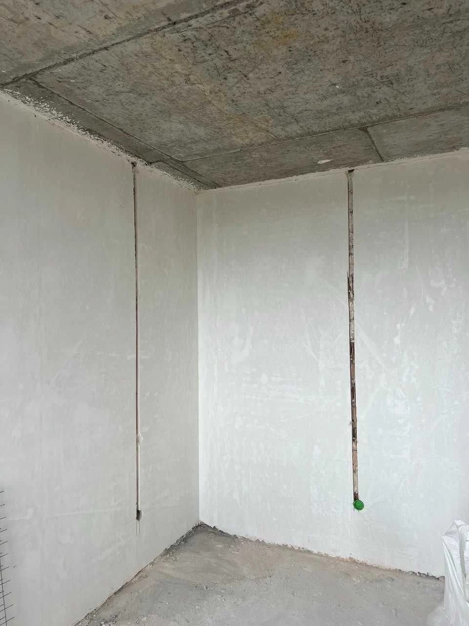 Exclusive Penthouse with Terrace. In Remnant. 2 Years Lease