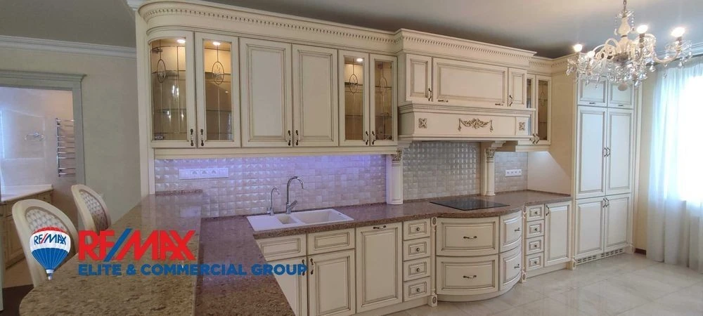 Without %. 5-room apartment in Zlatoustovsky residential complex 180 sq. m.