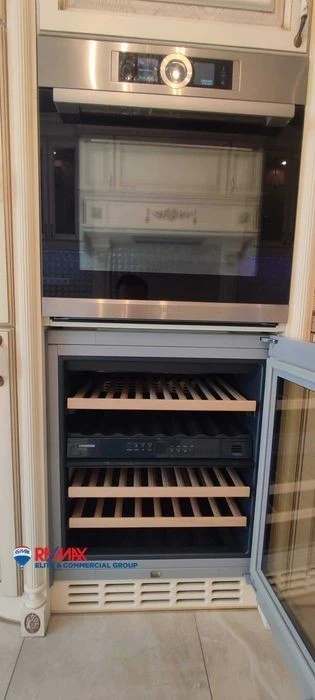 Without %. 5-room apartment in Zlatoustovsky residential complex 180 sq. m.