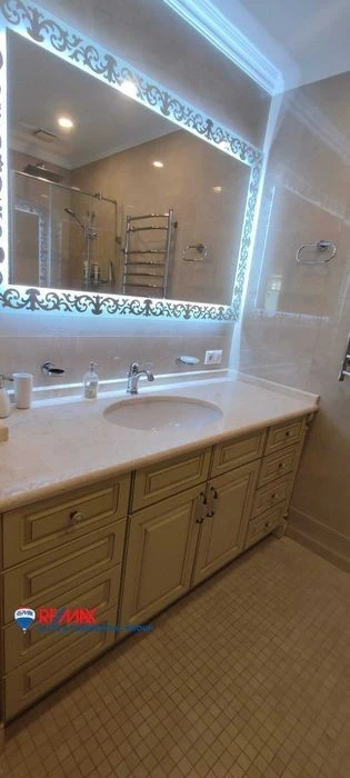 Without %. 5-room apartment in Zlatoustovsky residential complex 180 sq. m.