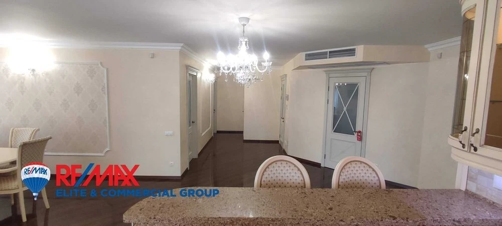 Without %. 5-room apartment in Zlatoustovsky residential complex 180 sq. m.