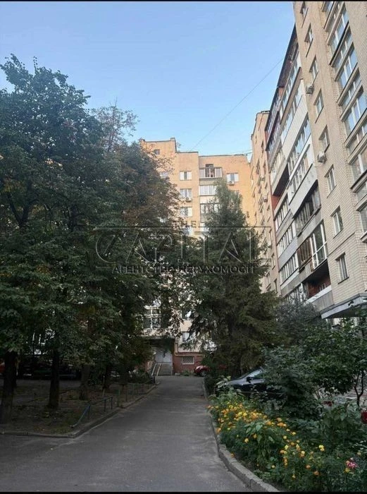 3k apartment on Kovpaka 4 Palace Ukraine