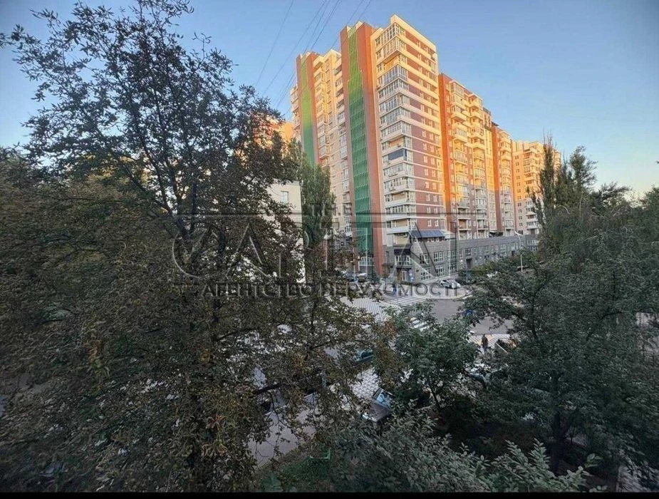 3k apartment on Kovpaka 4 Palace Ukraine