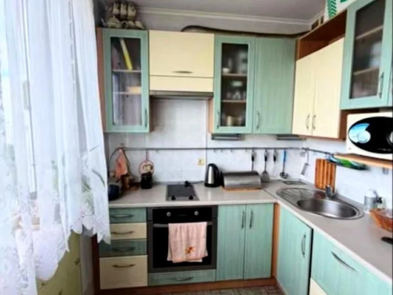 Apartment. Kharkiv, Peremohy Avenue.