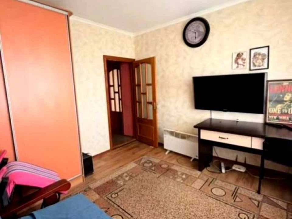Apartment. Kharkiv, Peremohy Avenue.