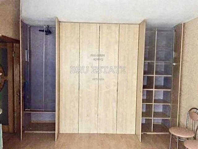 Продам 1 к вул.Чорних Запорожців 14/3  Воскресенка
