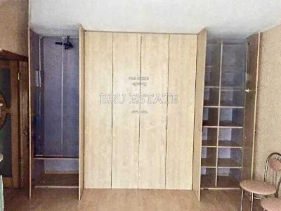 Продам 1 к вул.Чорних Запорожців 14/3  Воскресенка