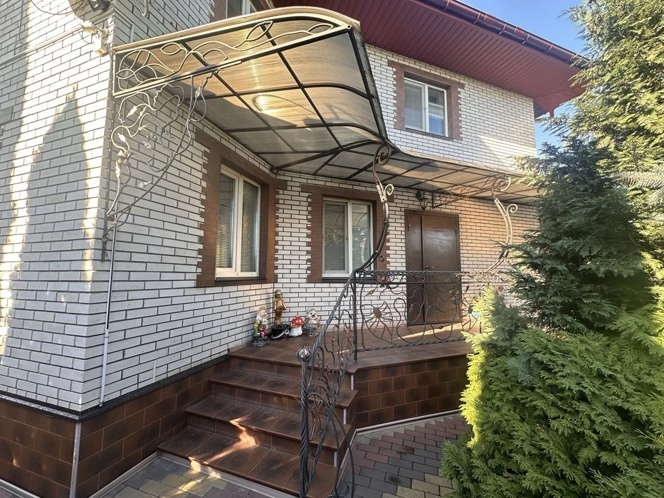Продаж просторого  якісно побудованого будинку . Вінниця