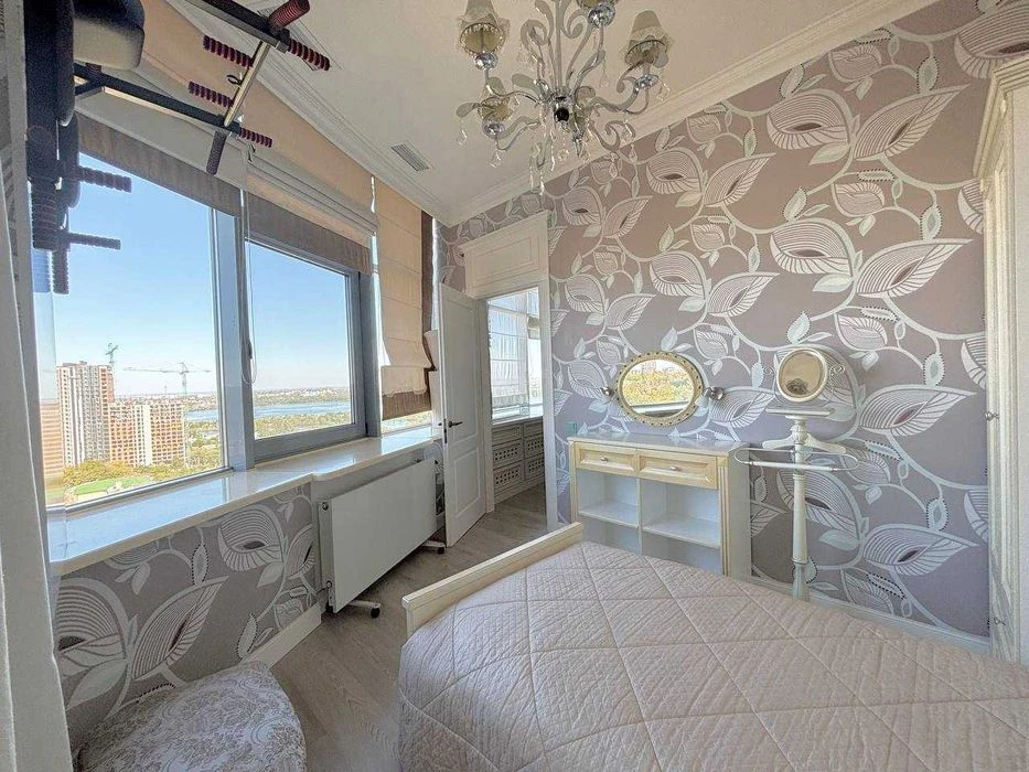 Three bedrooms! Generator! Residential complex Slavia. Apartment for sale in Dnipro.