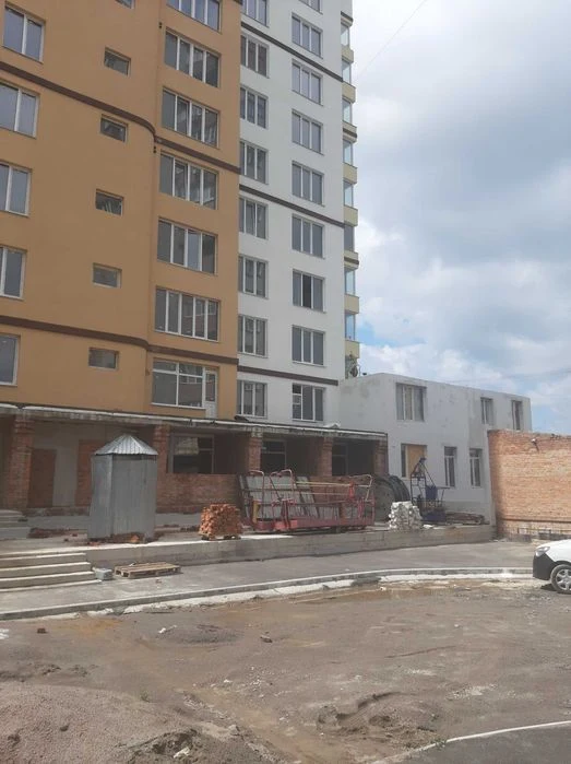 Продам квартиру в новобуде "Комфорт"